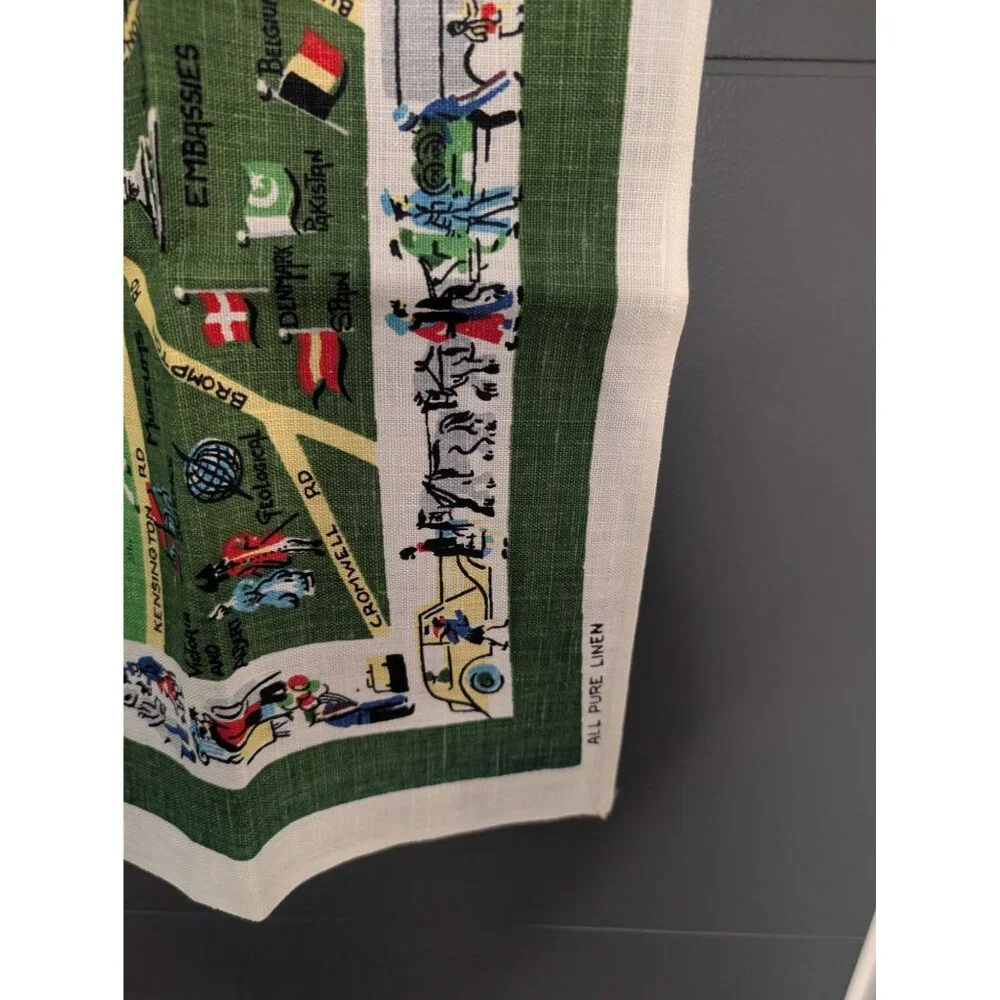 Vintage Mid Century Irish Linen Souvenir Tea Towel - Picture Map of London‎